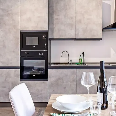 Modern Retreat, Views & Walkability Trento