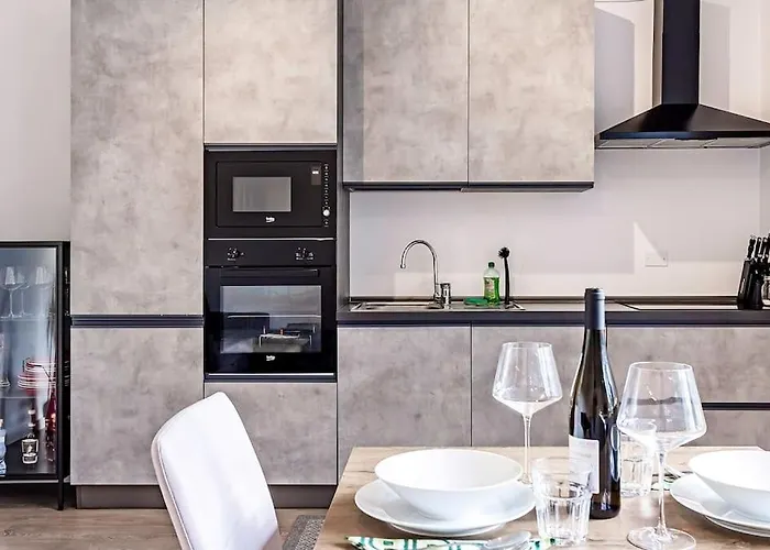 Modern Retreat, Views & Walkability Trente